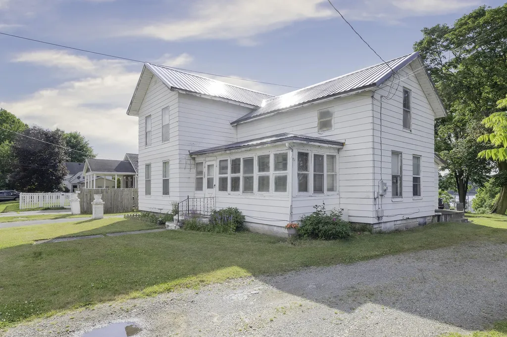 123 Hilltop Lane Cassopolis Village MI 49031