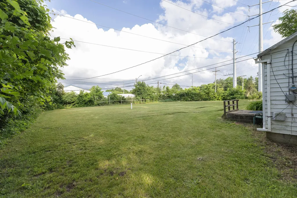 123 Hilltop Lane Cassopolis Village MI 49031