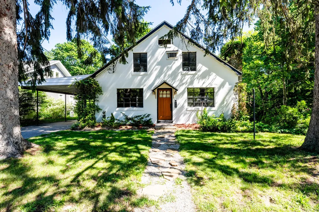 312 W Chicago Street Buchanan City MI 49107