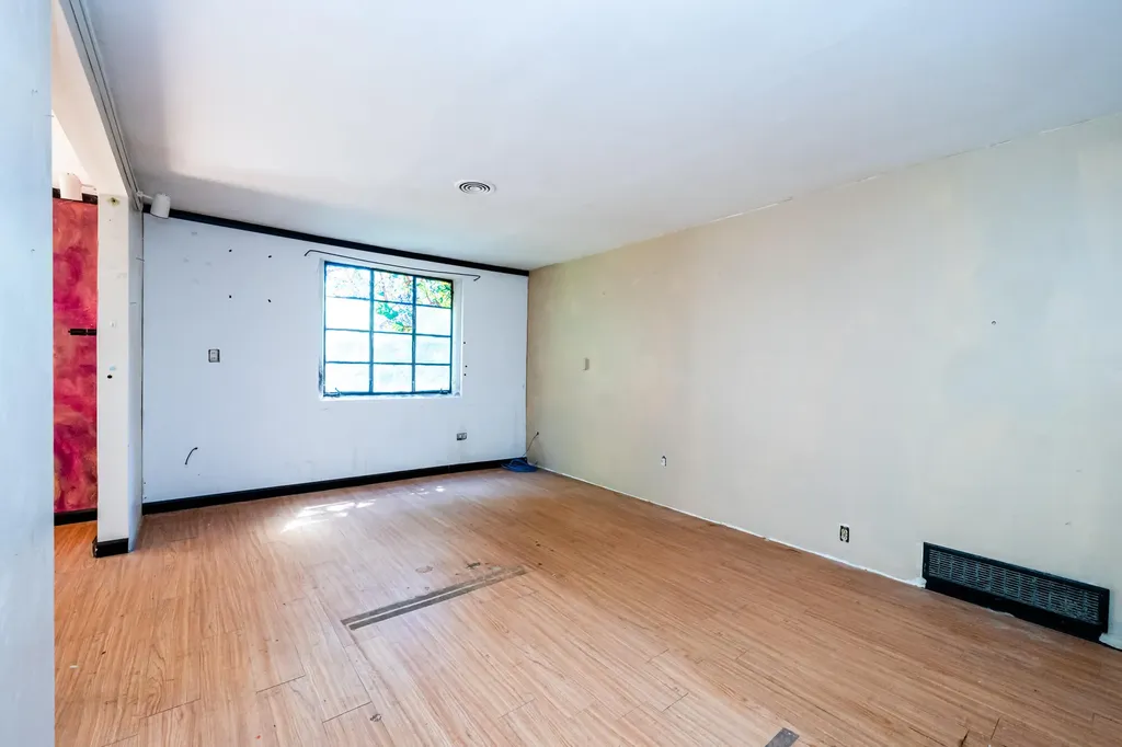 312 W Chicago Street Buchanan City MI 49107