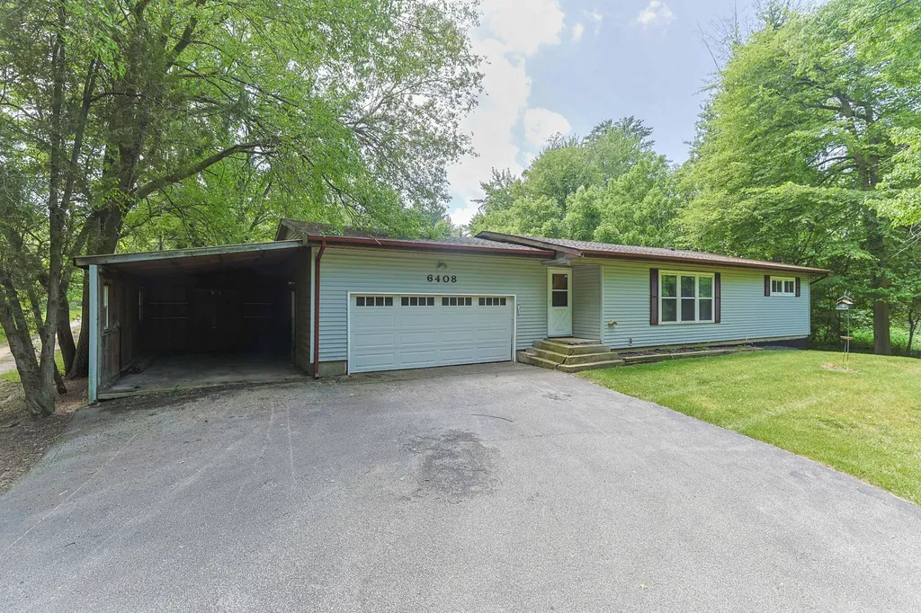 6408 Spaulding Avenue Chikaming Township MI 49125