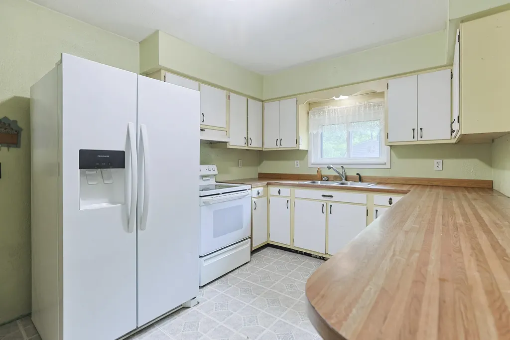 6408 Spaulding Avenue Chikaming Township MI 49125
