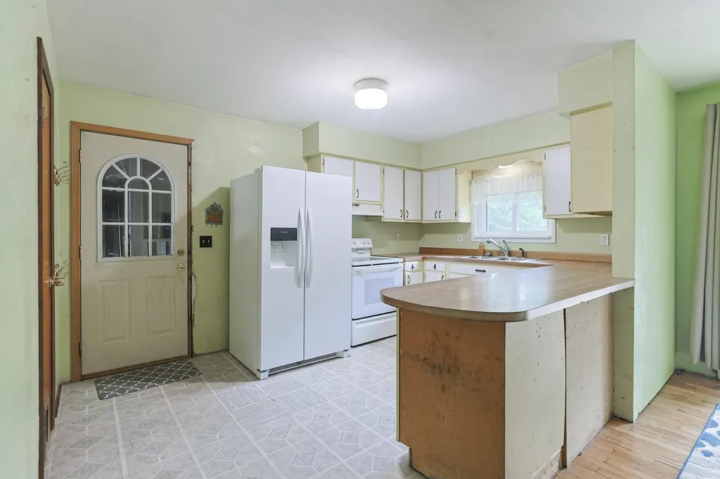 6408 Spaulding Avenue Chikaming Township MI 49125