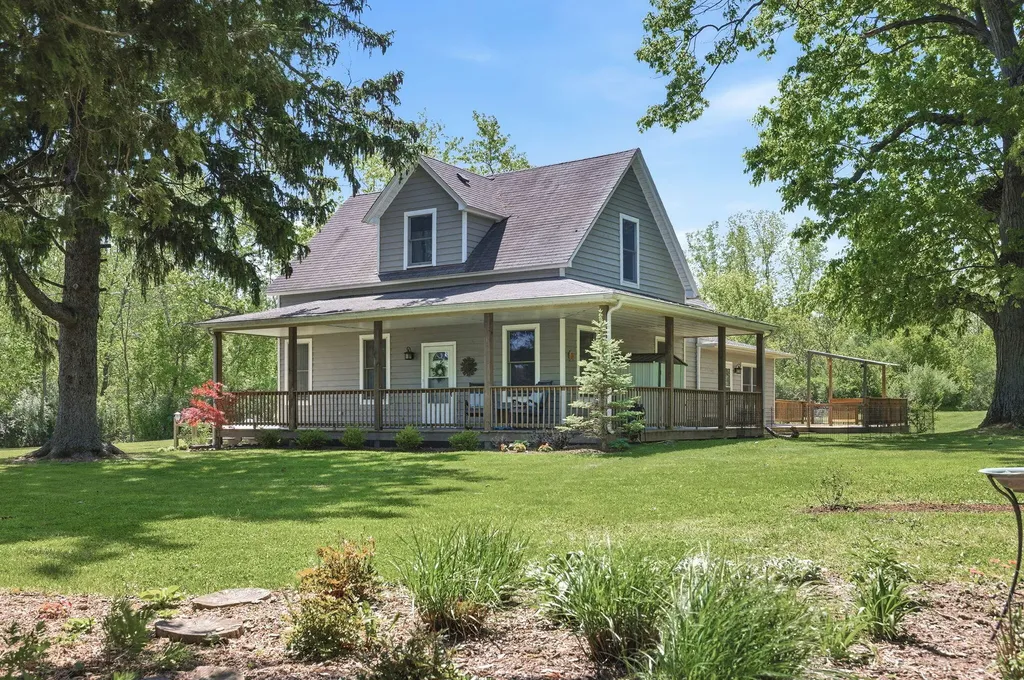 7780 W East Road Chikaming Township MI 49128