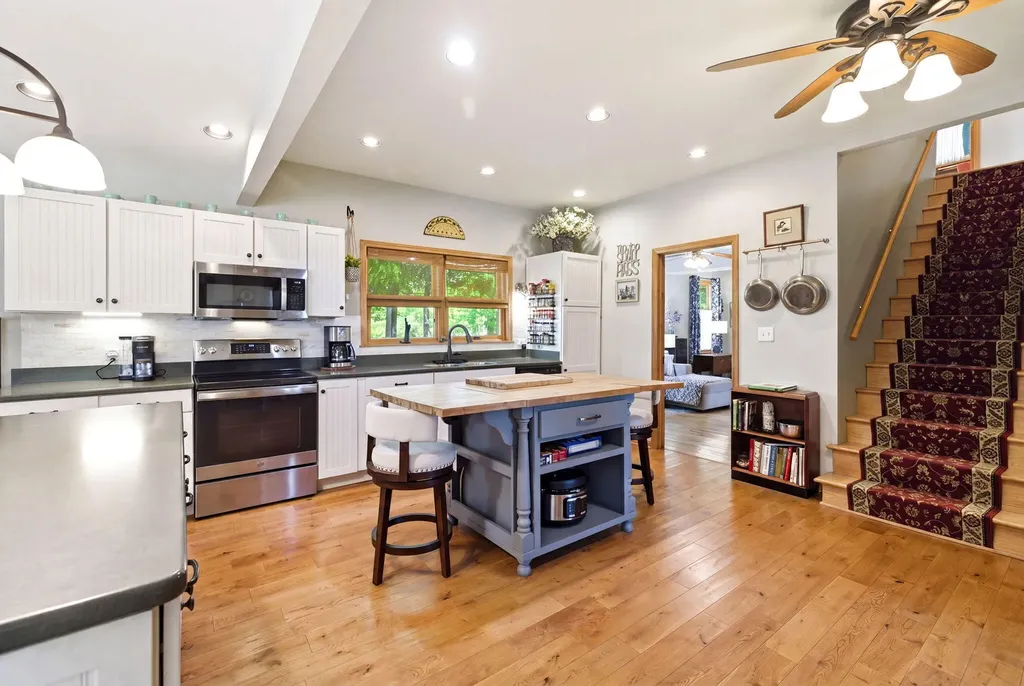 7780 W East Road Chikaming Township MI 49128