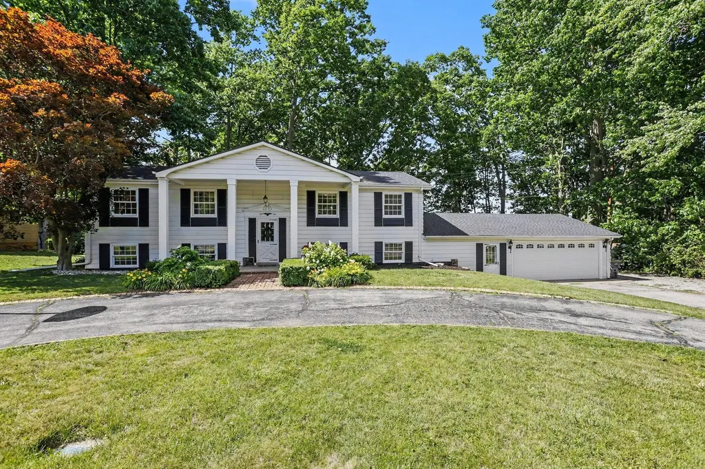 2946 Windsor Drive St. Joseph Charter Township MI 49085
