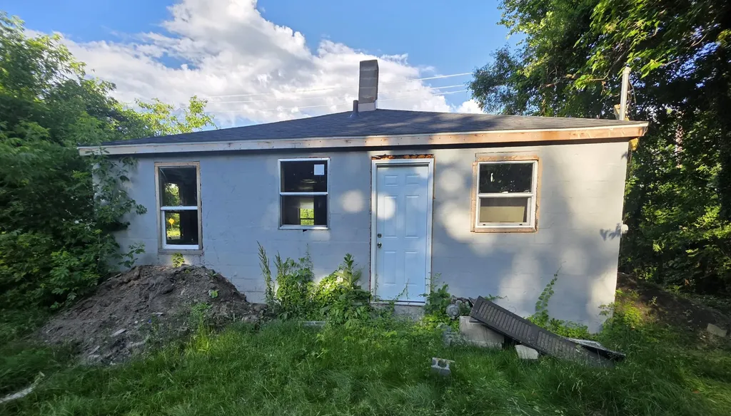 336 S Crystal Avenue Benton Charter Township MI 49022