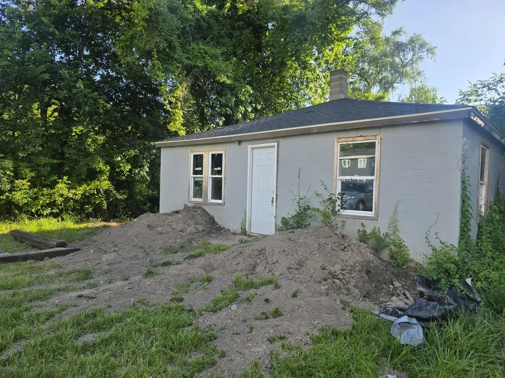 336 S Crystal Avenue Benton Charter Township MI 49022