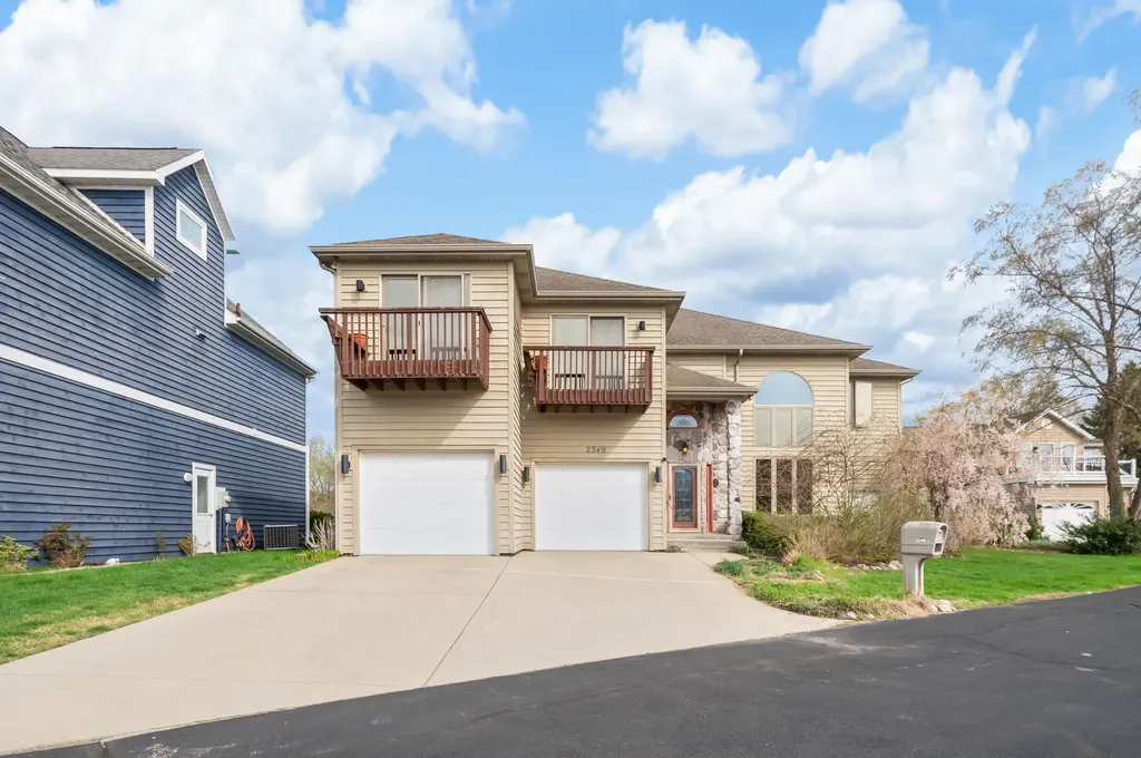 2349 Riverside Pointe Drive St. Joseph Charter Township MI 49085