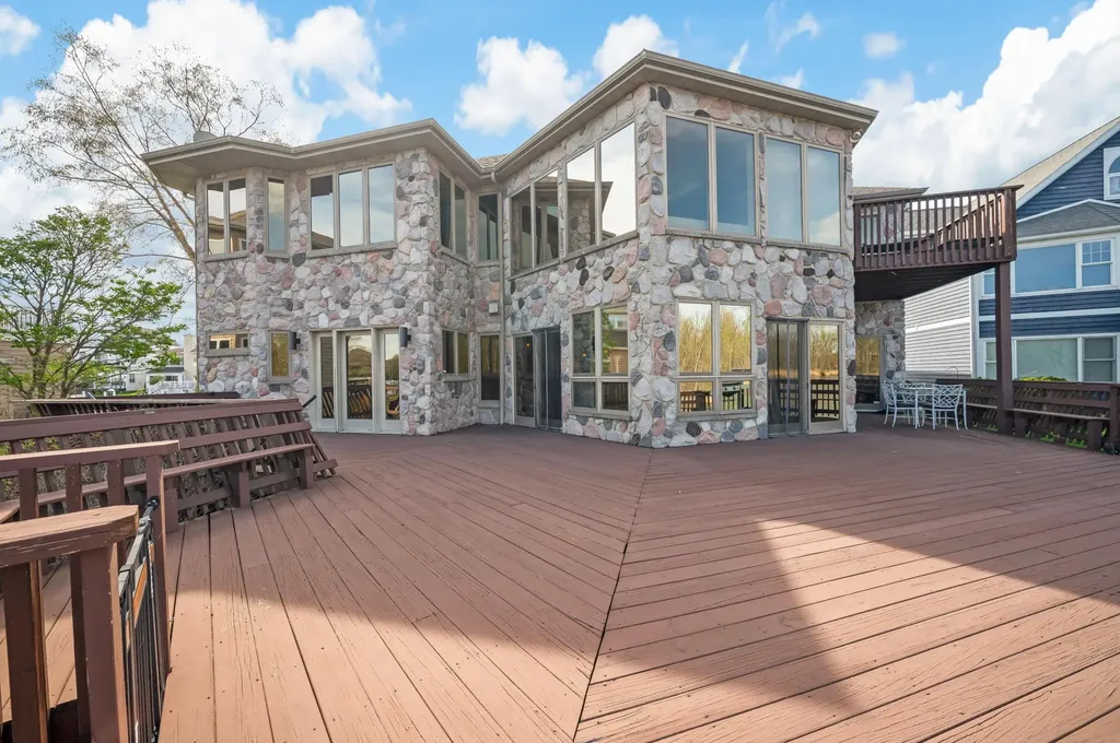 2349 Riverside Pointe Drive St. Joseph Charter Township MI 49085