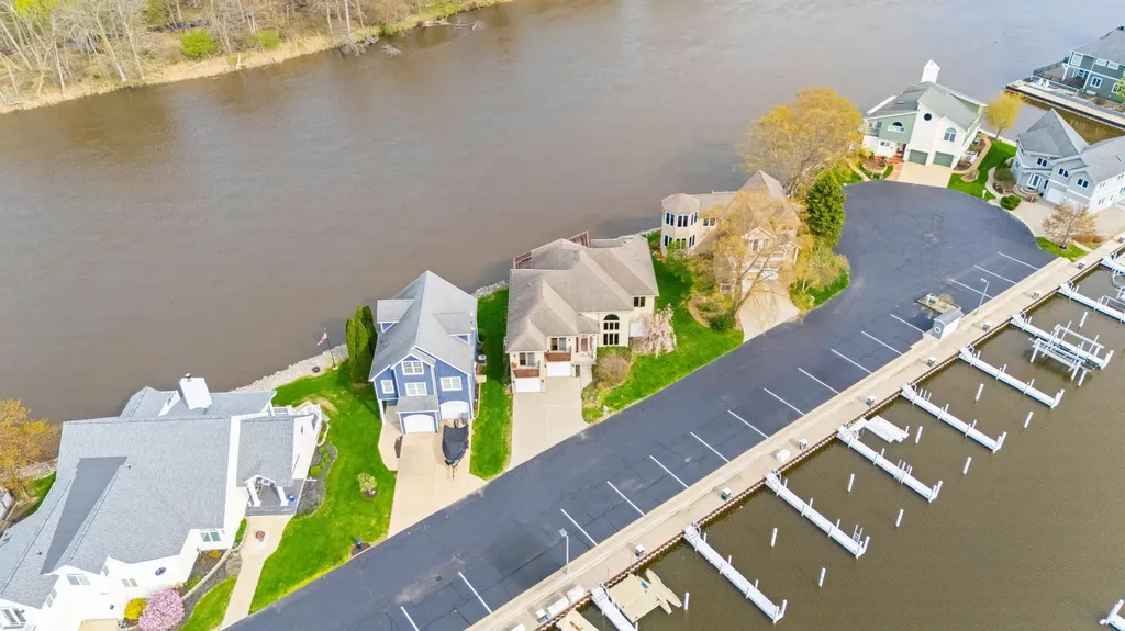 2349 Riverside Pointe Drive St. Joseph Charter Township MI 49085