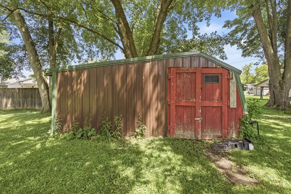7275 Helen Coloma Charter Township MI 49038