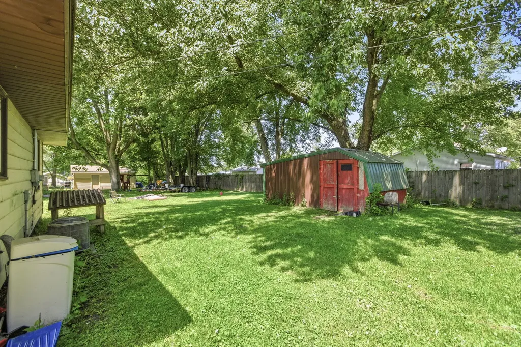 7275 Helen Coloma Charter Township MI 49038