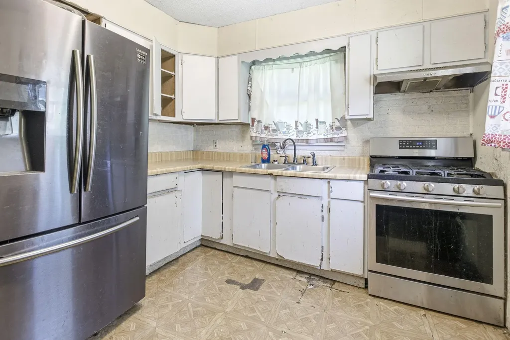 7275 Helen Coloma Charter Township MI 49038