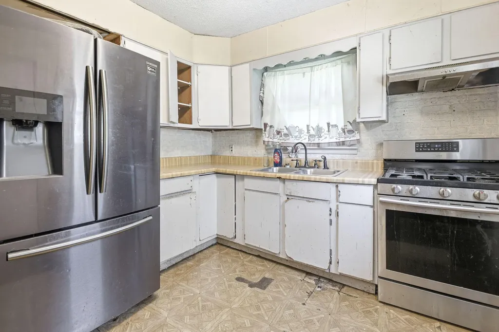 7275 Helen Coloma Charter Township MI 49038