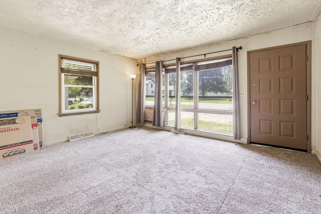 7275 Helen Coloma Charter Township MI 49038