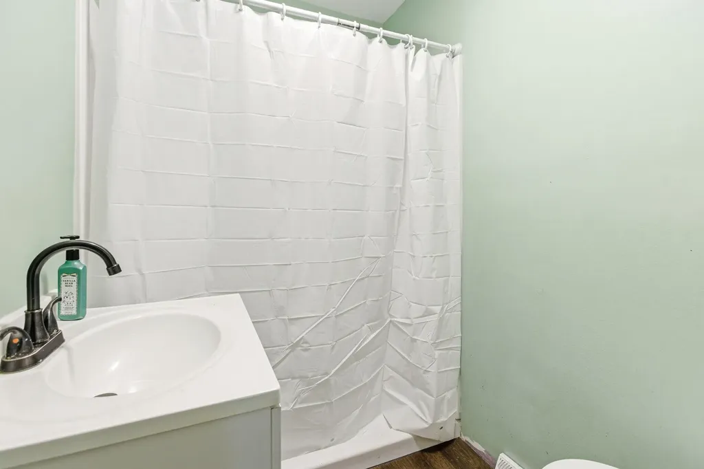 7275 Helen Coloma Charter Township MI 49038