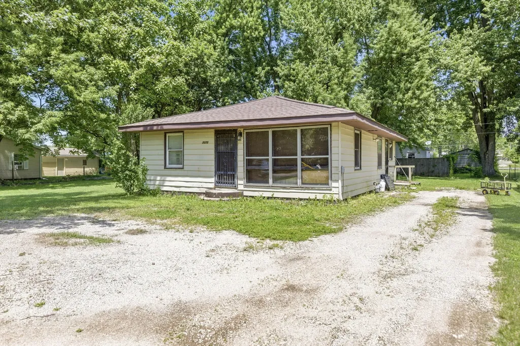 7275 Helen Coloma Charter Township MI 49038