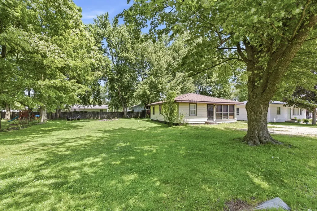 7275 Helen Coloma Charter Township MI 49038