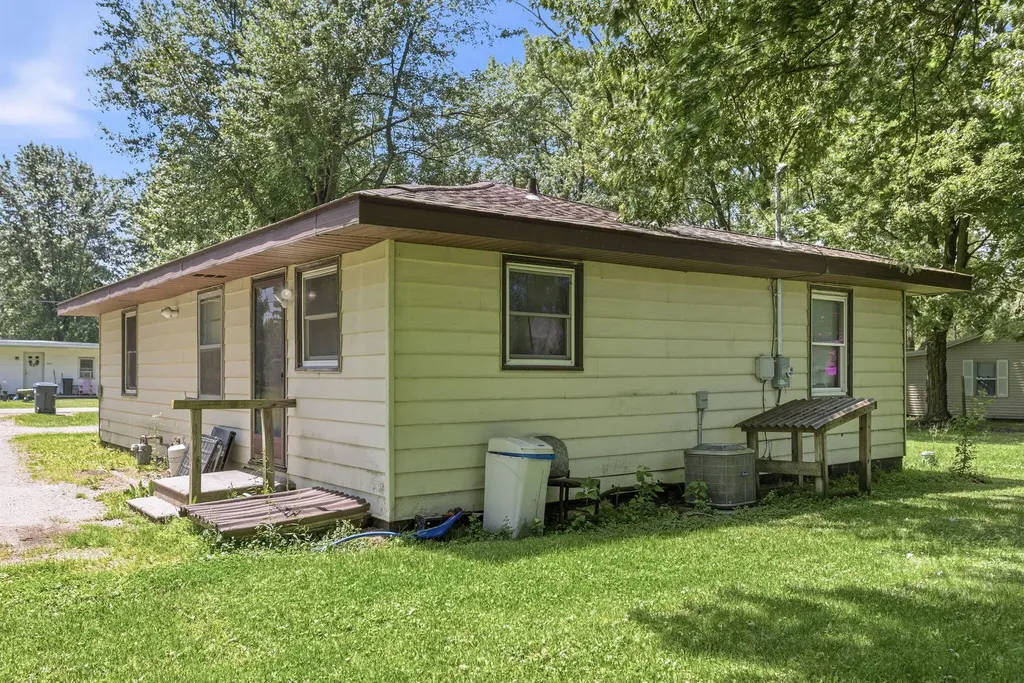 7275 Helen Coloma Charter Township MI 49038