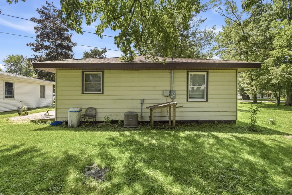 7275 Helen Coloma Charter Township MI 49038