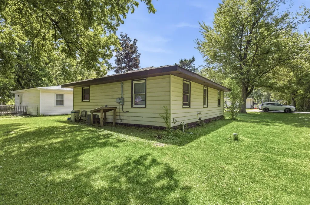 7275 Helen Coloma Charter Township MI 49038