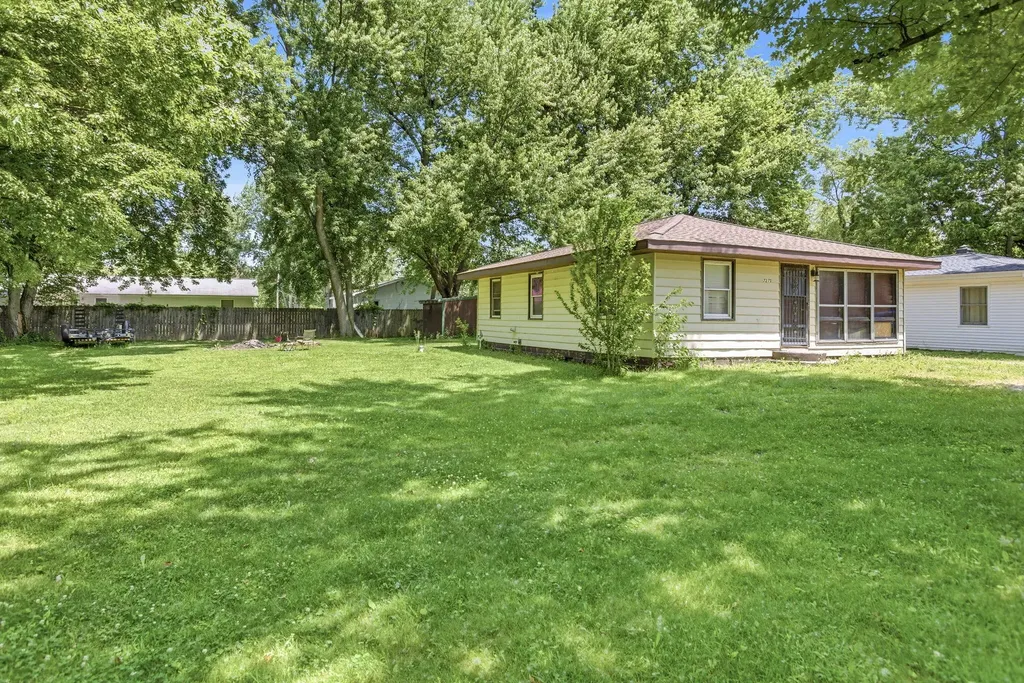 7275 Helen Coloma Charter Township MI 49038