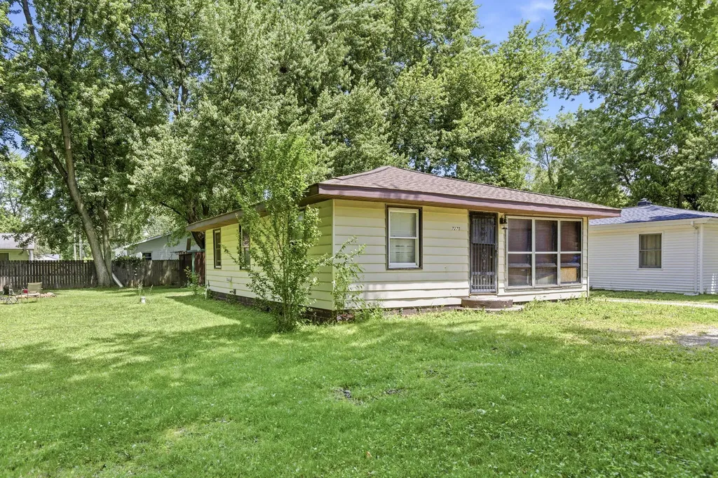 7275 Helen Coloma Charter Township MI 49038