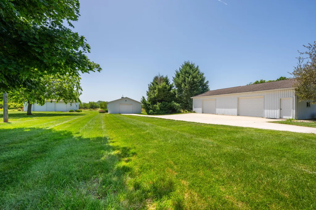 31401 Middle Crossing Road Silver Creek Township MI 49047