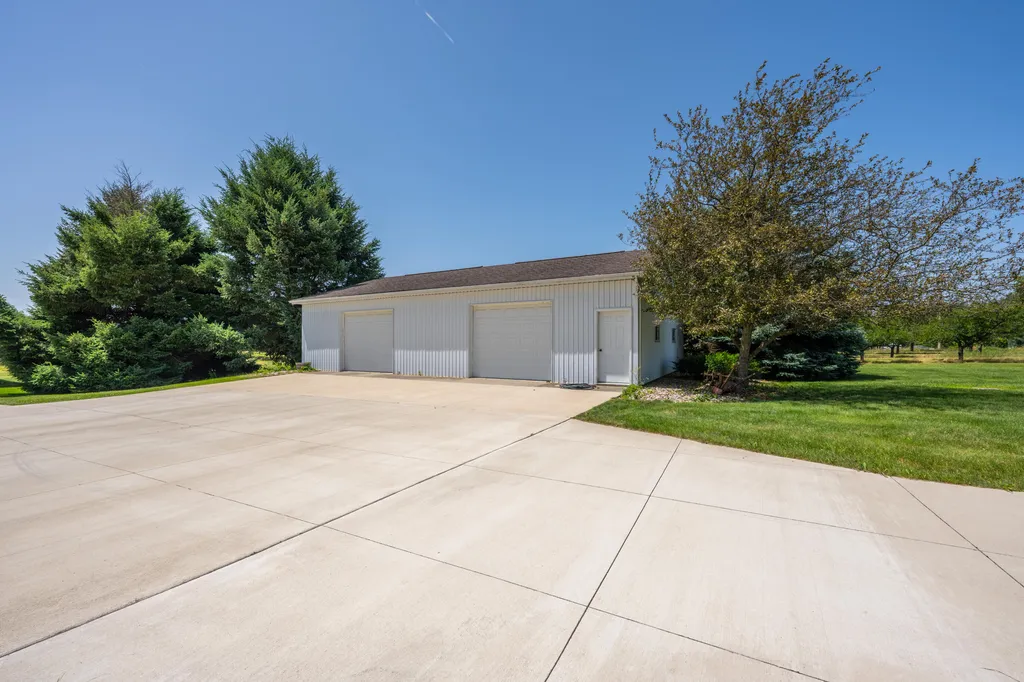 31401 Middle Crossing Road Silver Creek Township MI 49047