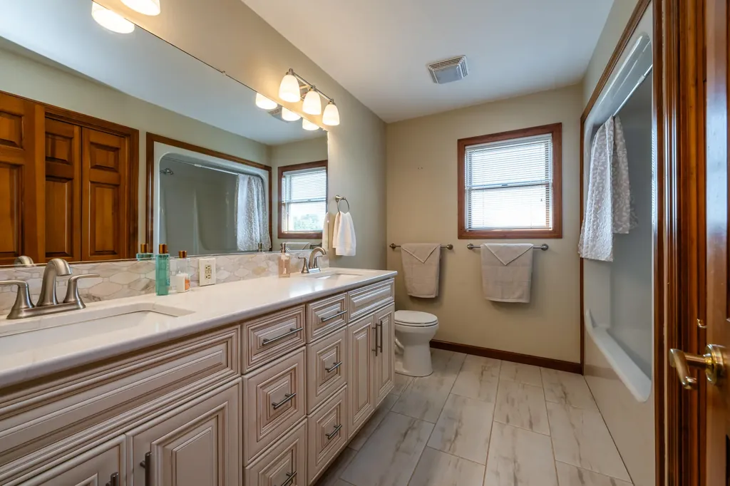 31401 Middle Crossing Road Silver Creek Township MI 49047