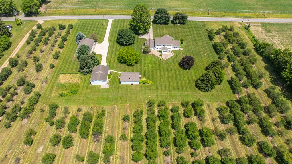 31401 Middle Crossing Road Silver Creek Township MI 49047