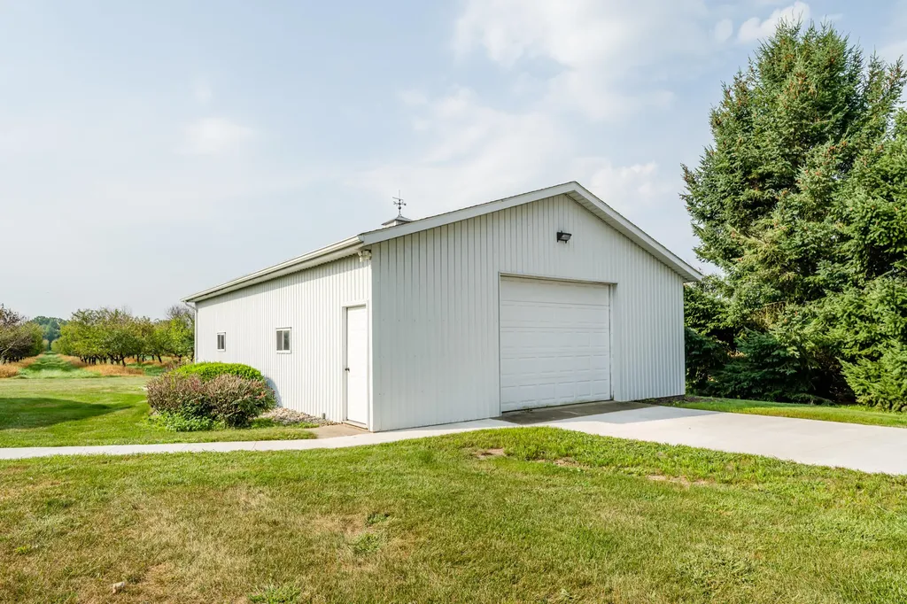 31401 Middle Crossing Road Silver Creek Township MI 49047