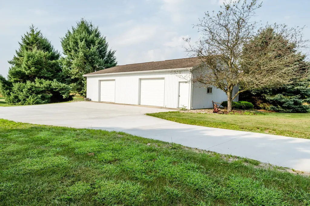 31401 Middle Crossing Road Silver Creek Township MI 49047