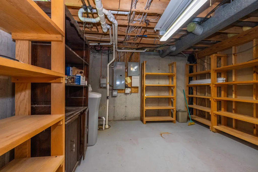31401 Middle Crossing Road Silver Creek Township MI 49047