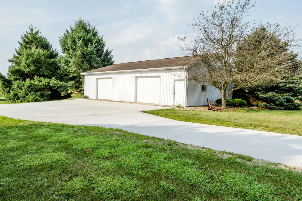 31401 Middle Crossing Road Silver Creek Township MI 49047