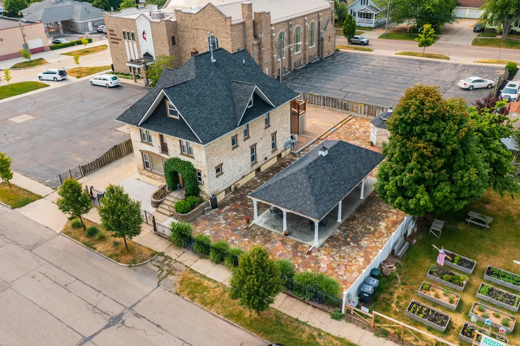 424 Huron Street South Haven City MI 49090