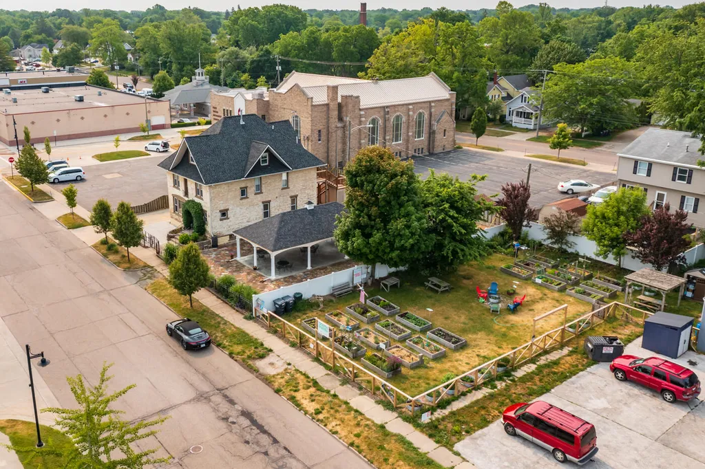 424 Huron Street South Haven City MI 49090