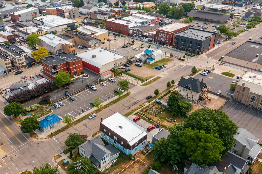 424 Huron Street South Haven City MI 49090