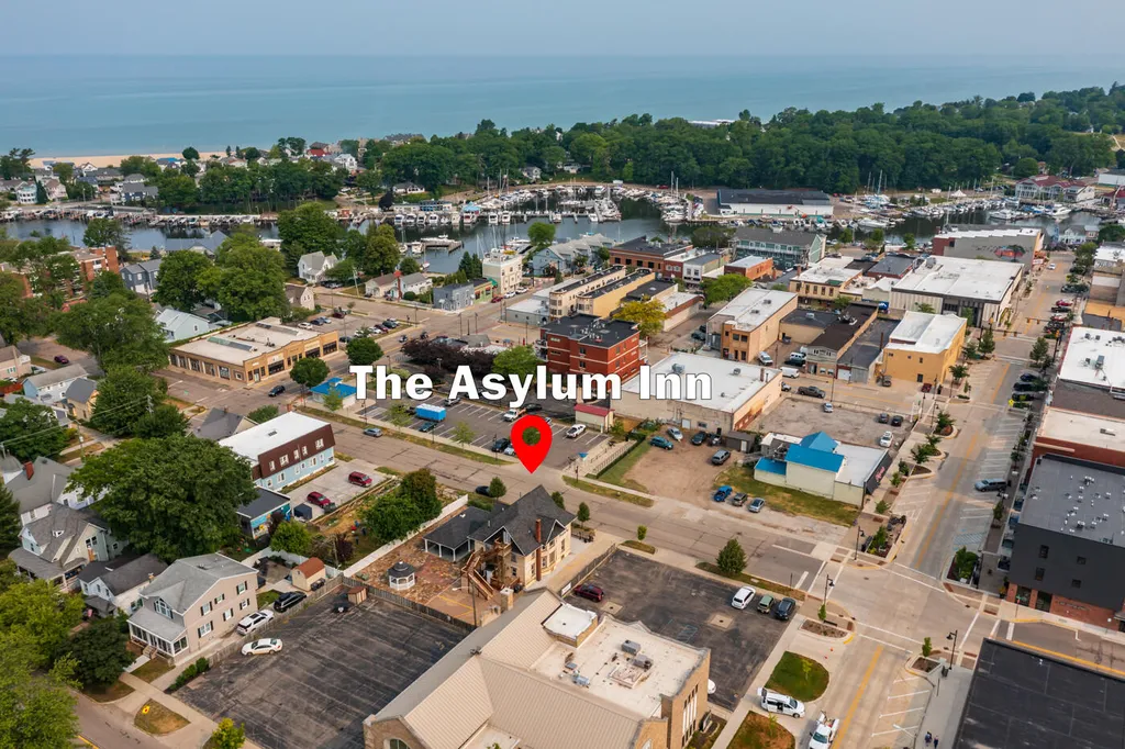 424 Huron Street South Haven City MI 49090