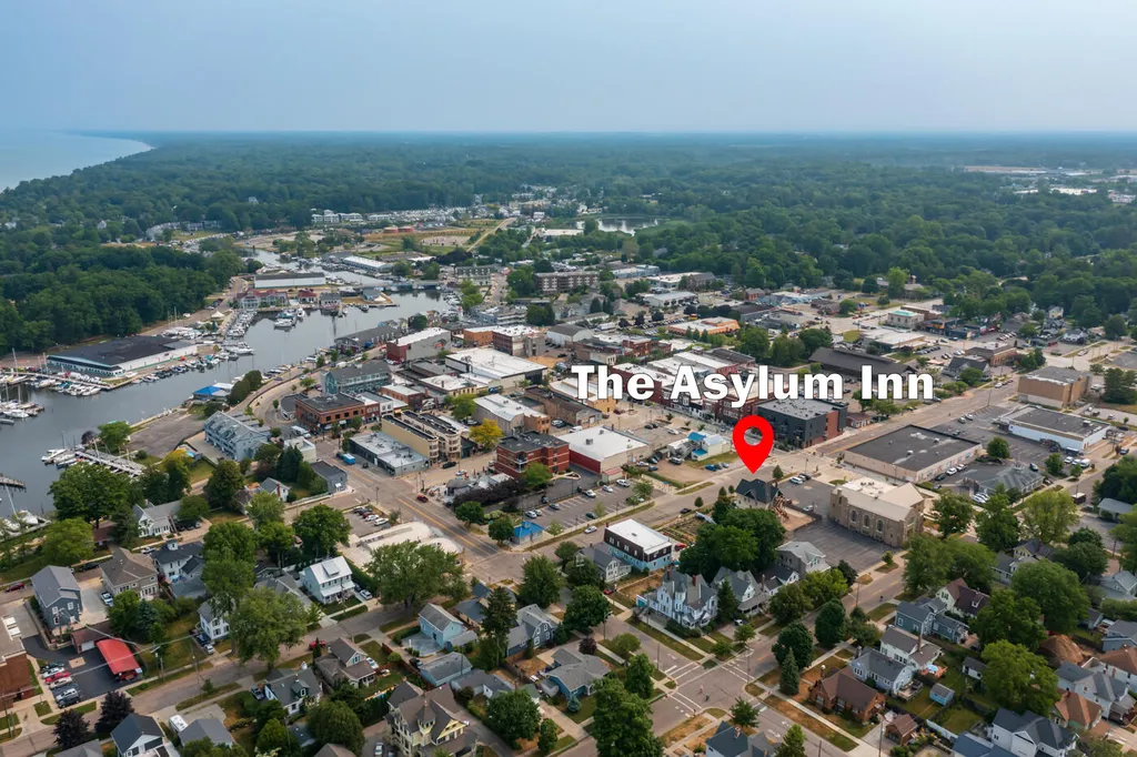 424 Huron Street South Haven City MI 49090