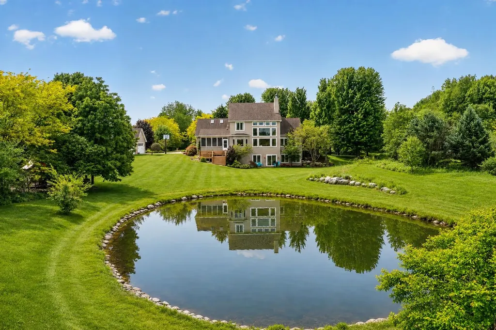 30166 Lloyd Lane Milton Township MI 49120