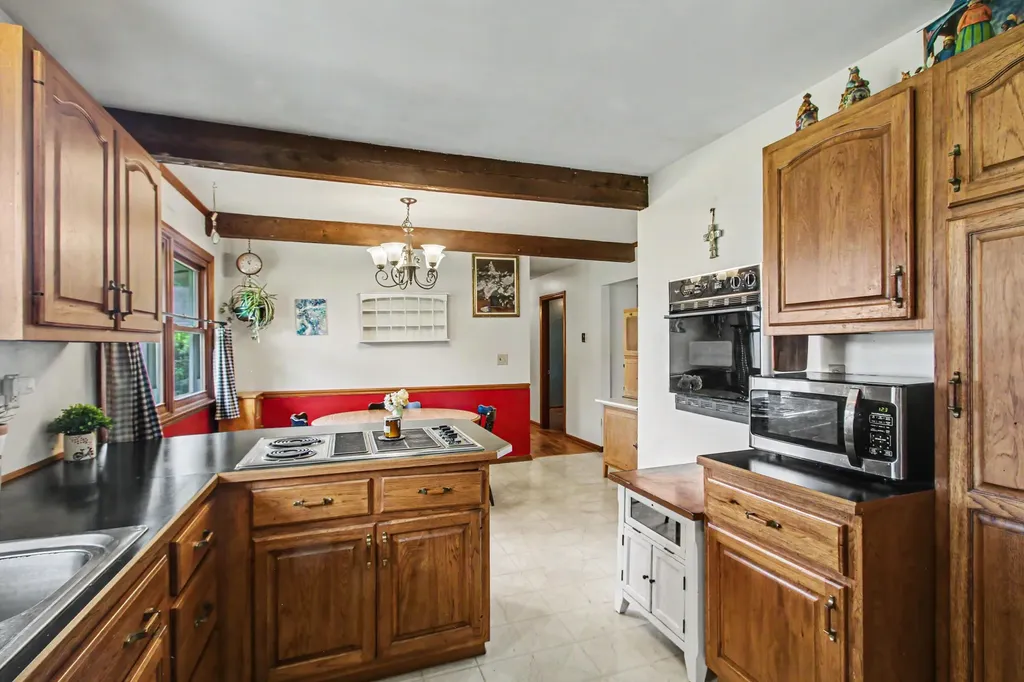 2125 Pawnee Path Lincoln Charter Township MI 49127