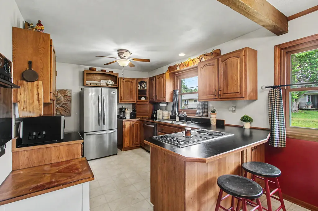 2125 Pawnee Path Lincoln Charter Township MI 49127