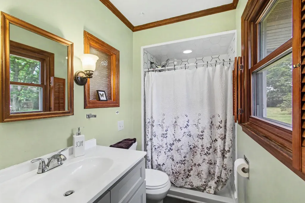 2125 Pawnee Path Lincoln Charter Township MI 49127