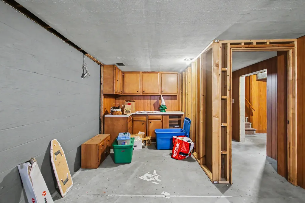 2125 Pawnee Path Lincoln Charter Township MI 49127