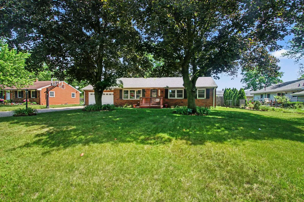 2125 Pawnee Path Lincoln Charter Township MI 49127