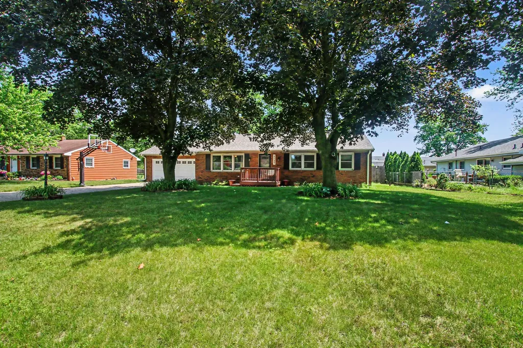 2125 Pawnee Path Lincoln Charter Township MI 49127