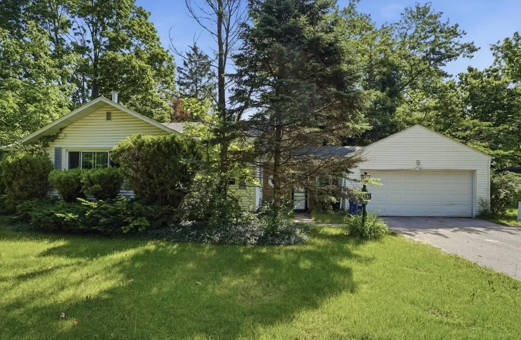 1443 Ogden Avenue Benton Charter Township MI 49022