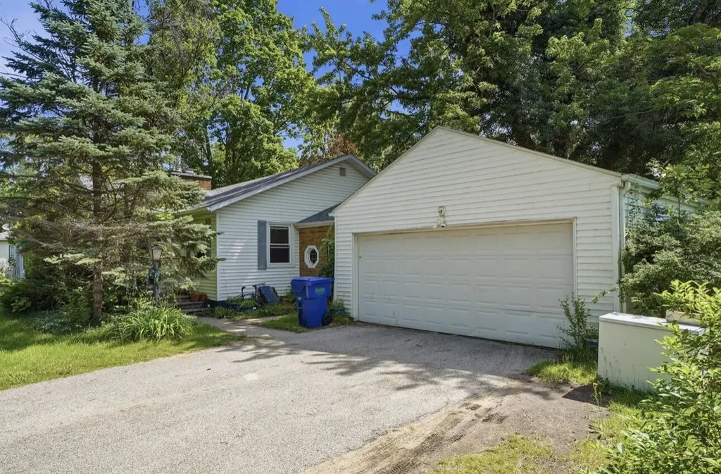 1443 Ogden Avenue Benton Charter Township MI 49022